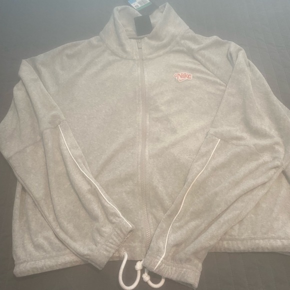 Brand New With Tags Womens Nike Outfit Size XL - Picture 2 of 3